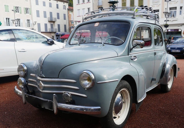 04 Renault 4CV - vagabondphotos.ch