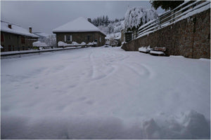 terrain de pétanque sous la neige - vagabondphotos.ch